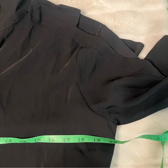 Chico’s Black Medium Lightweight Travel Cold Shoudler Tunic Button Shirt Dress - Picture 6 of 13